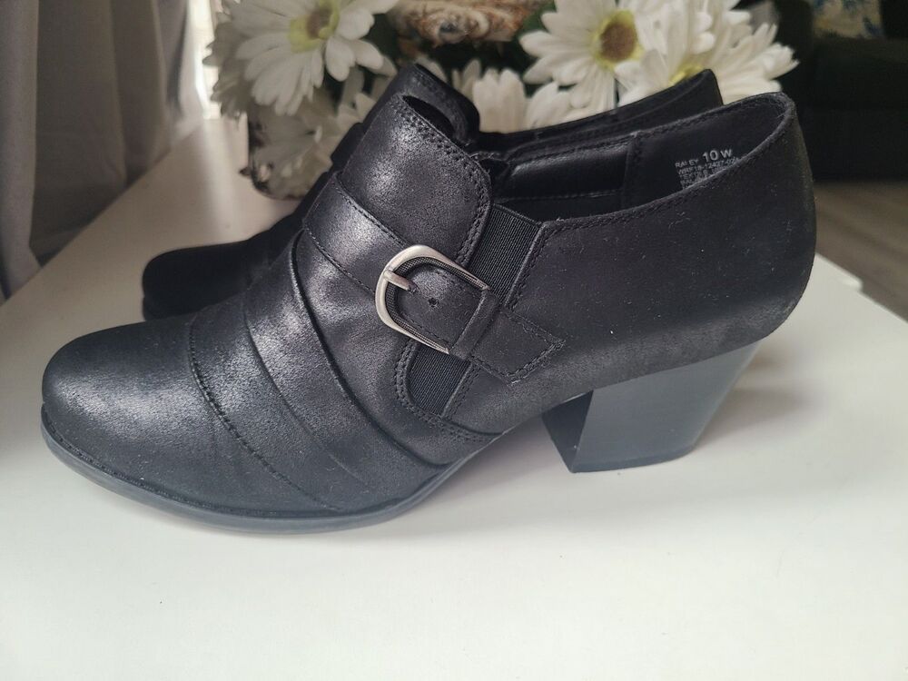 Yuu Raley  Women's Size 10 W Black Work Clogs Slip On Shoes